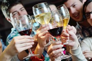 搞互联网吧，线下生意真不是人干的